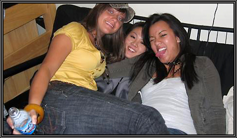 Kathy Nhi and Amanda ... a few of the girls from the floor ... Southern Illinois University ... January 2007 ... 