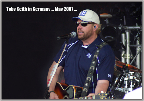 Toby Keith concert ... Germany ... May 2007 ... photo provided by SFC Darrin Domko ... 