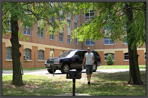 Waiting for the Head RA to come drop off the keys ... August 2007 ... Waiting for the Head RA to come drop off the keys ... August 2007 ...