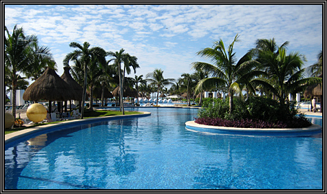 A small section of the beautiful pool ... early Thursday morning ... November 8, 2007 ... 