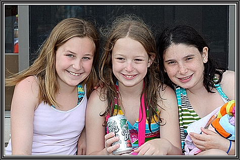 Natalie, Julia and Alexis ... May 2008 ... Natalie, Julia and Alexis ... May 2008 ...