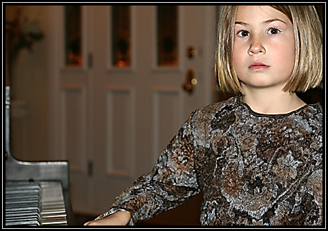 Mega-moo plays piano for us ... Thanksgiving 2008 ... Mega-moo plays piano for us ... Thanksgiving 2008 ...